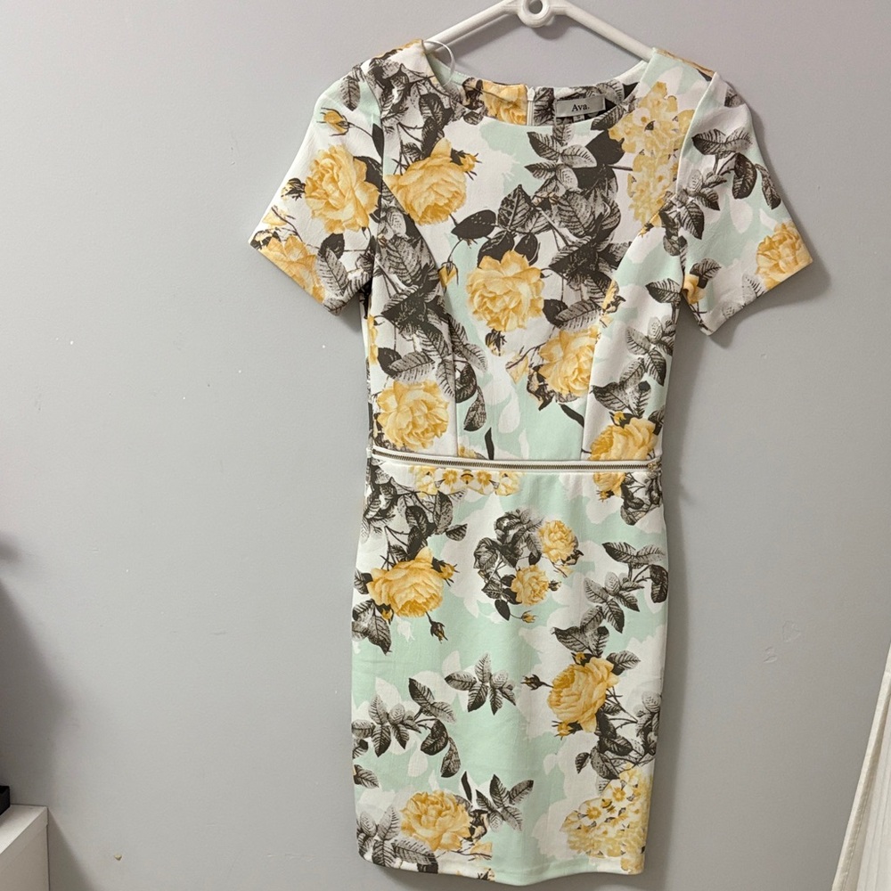 Yellow and Gray Sheath Mini Dress with Short Sleeves